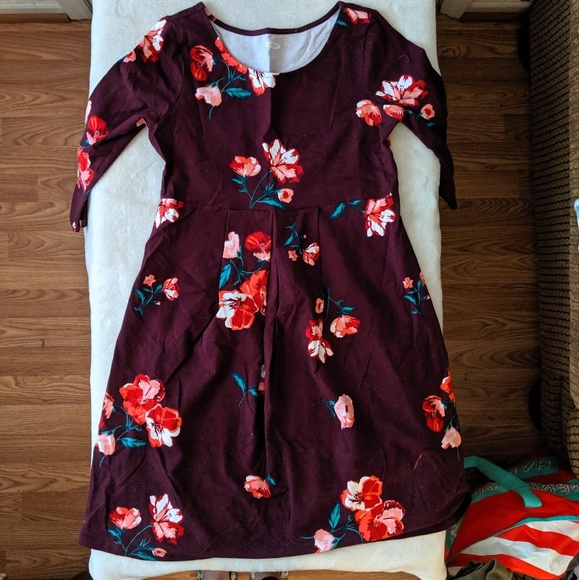Old Navy Dresses & Skirts - FINAL SALE 🎉Old Navy Floral Maternity Dress